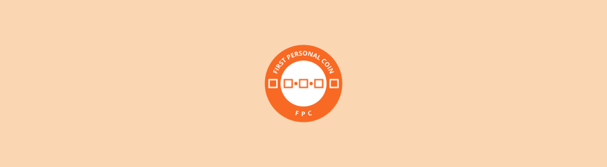 Logo di First Personal Coin su sfondo beige.